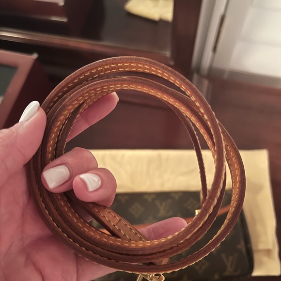 SOLD Authentic Louis Vuitton Pochette Accessoires - Picture 5 of 10